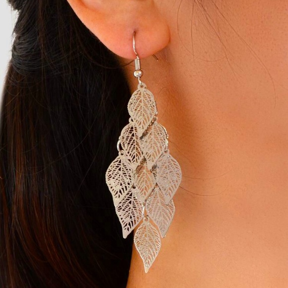 ❤️Silver Hollow Out Leaf Earrings - Picture 5 of 5